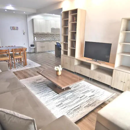 αnastasia Privileged Kastoria