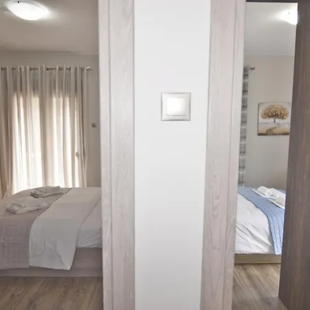 αnastasia Privileged * Kastoria